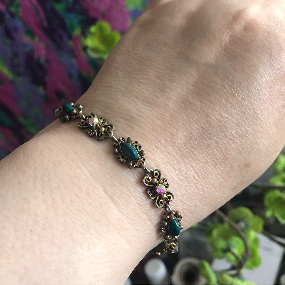 Vintage Florenza green marquis dome stone bracelet